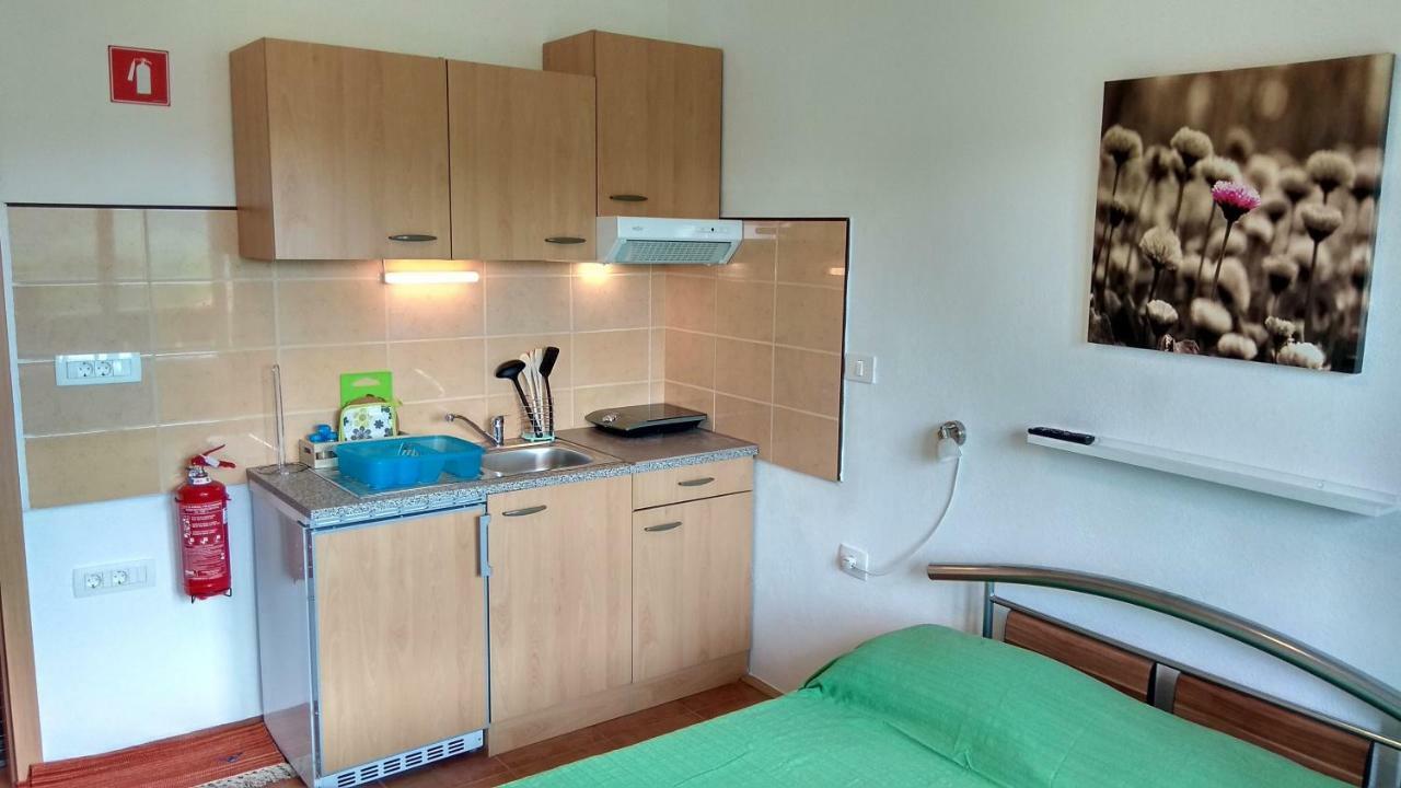 Apartmaji Suhorje Luaran gambar